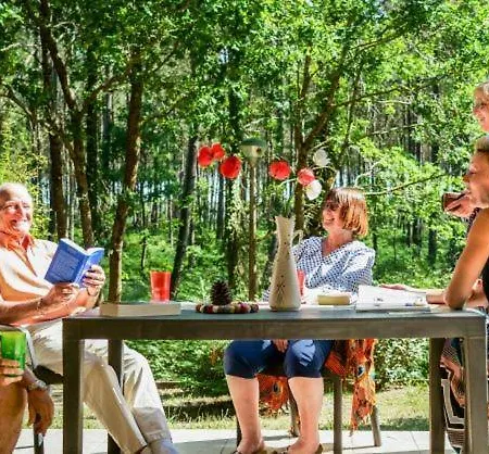 Les Chenes De Prázdninový areál Léon