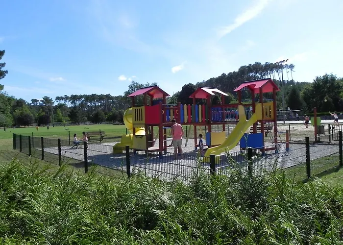 Les Chênes De Village de vacances Léon