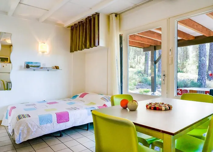 Village de vacances Les Chênes De *