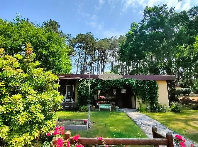 Village de vacances Les Chênes De *